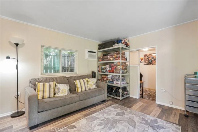 568 South Street, Glendale, CA 91202