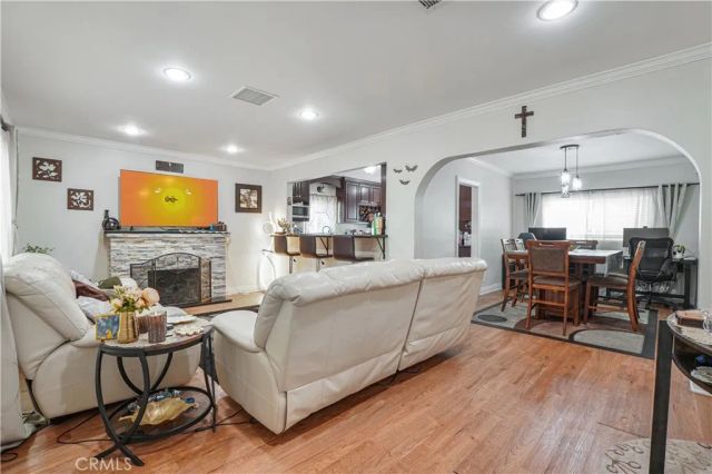 568 South Street, Glendale, CA 91202
