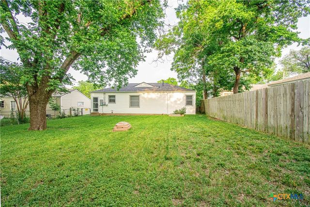 902 N 8th Street, Temple, TX 76501