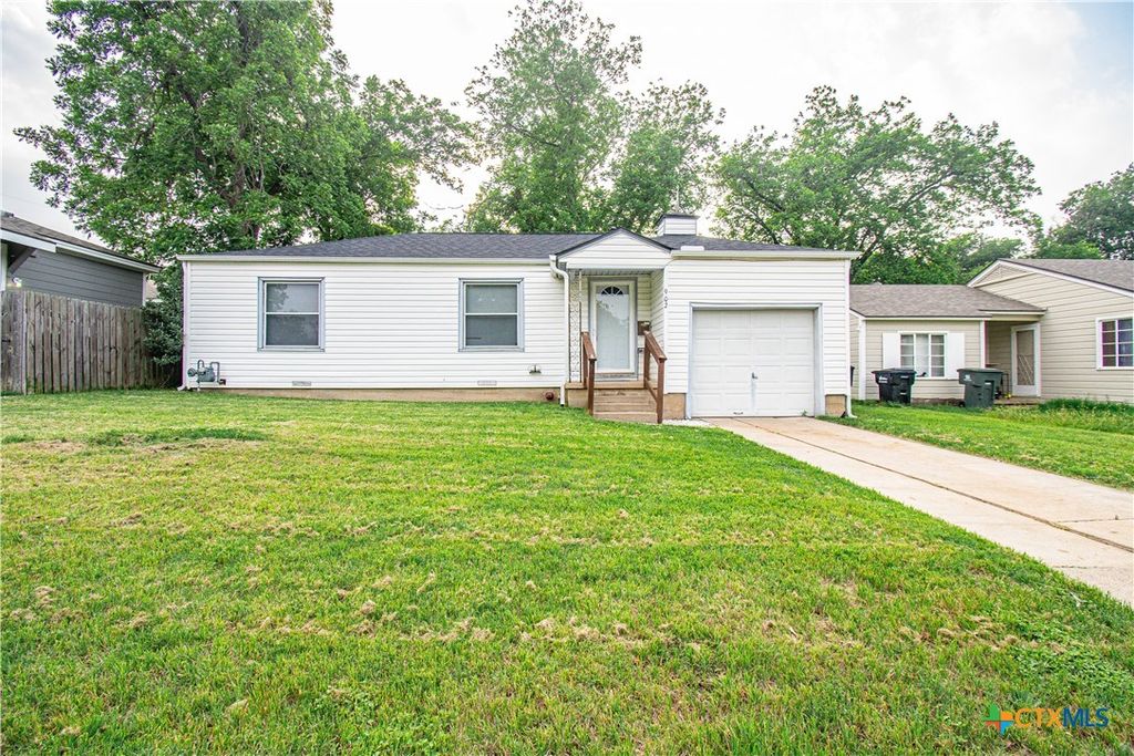 902 N 8th Street, Temple, TX 76501