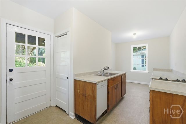 1014 Wilmington Island Road, Savannah, GA 31410