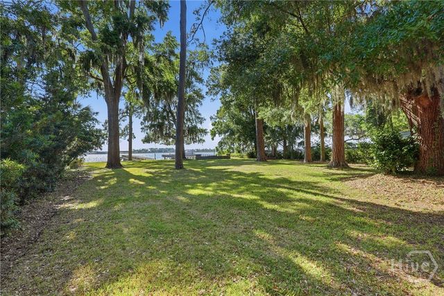 1014 Wilmington Island Road, Savannah, GA 31410