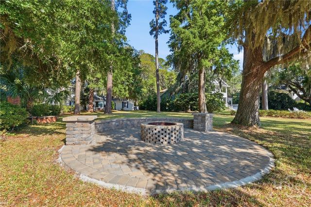 1014 Wilmington Island Road, Savannah, GA 31410