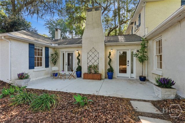 1014 Wilmington Island Road, Savannah, GA 31410