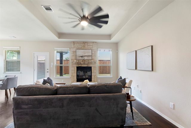 4733 Meadow Green Trail, Fort Worth, TX 76244