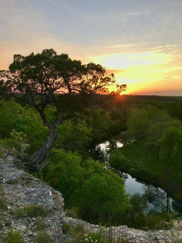 1500 County Road 279, Liberty Hill, TX 78642