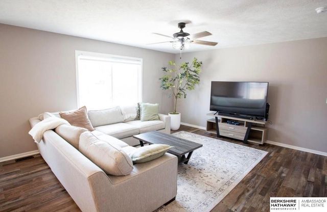 1640 SW 28th Street, Lincoln, NE 68522