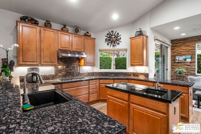 226 Canyon Circle, Palm Springs, CA 92264