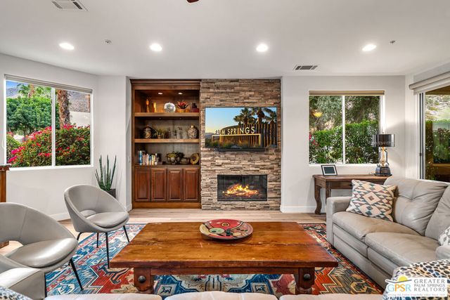 226 Canyon Circle, Palm Springs, CA 92264