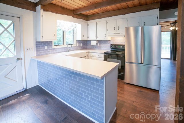 3555 Majestic View Place, Lenoir, NC 28645