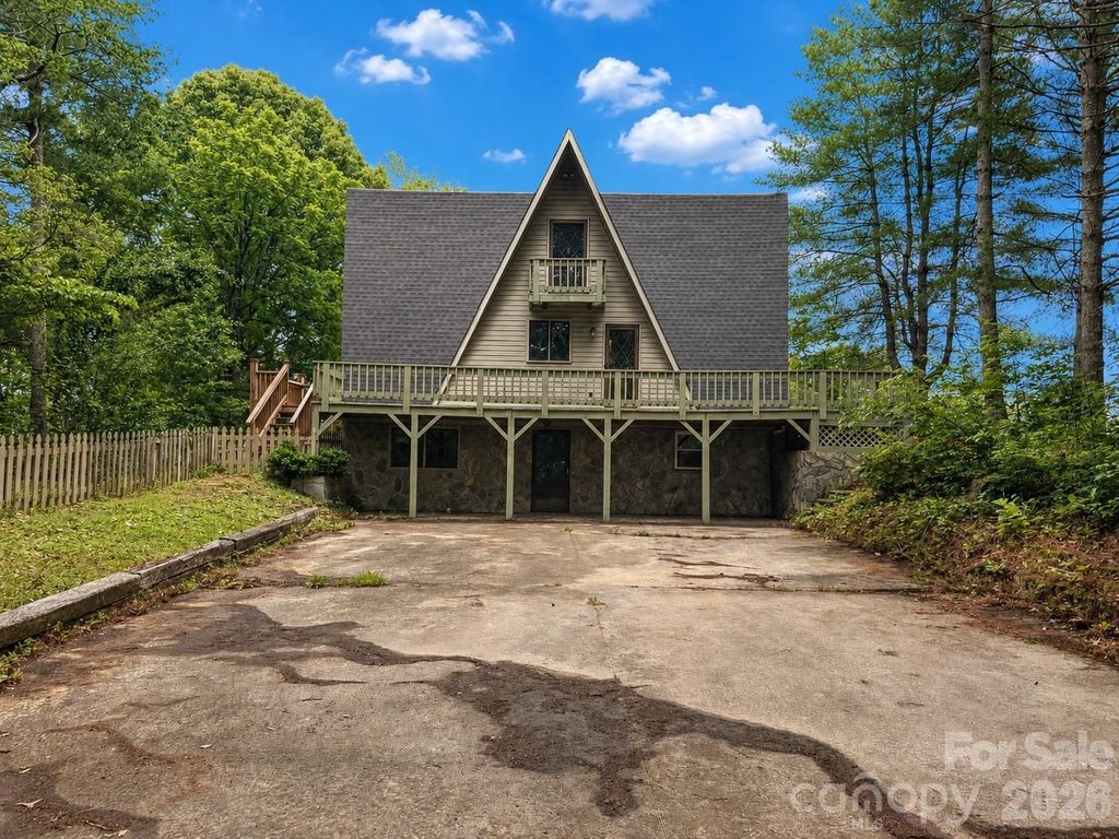 3555 Majestic View Place, Lenoir, NC 28645