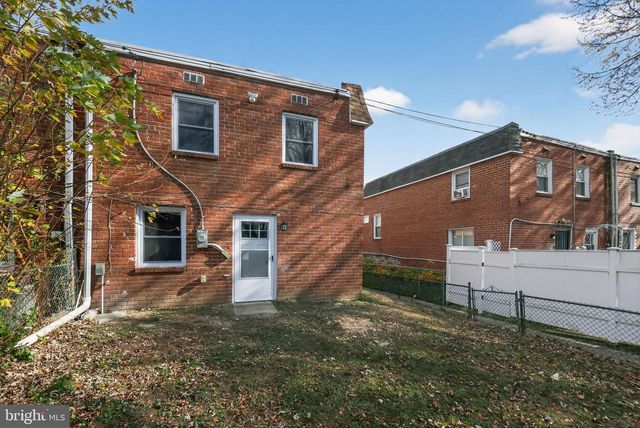 1556 SUMMIT ST, Marcus Hook, PA 19061