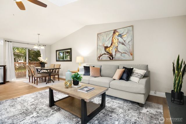 15806 SE 172nd Place, Renton, WA 98058