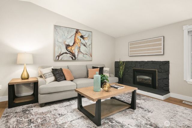 15806 SE 172nd Place, Renton, WA 98058