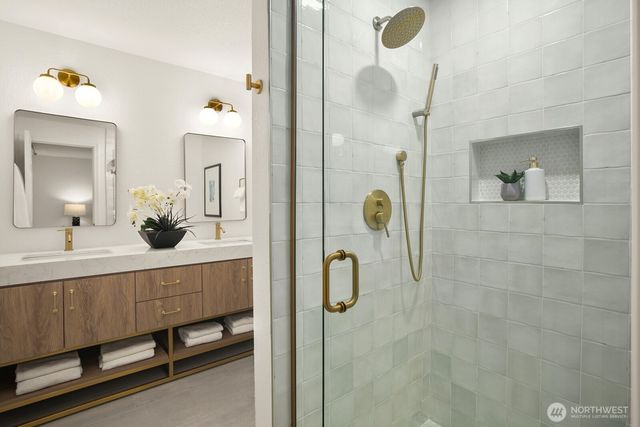 15806 SE 172nd Place, Renton, WA 98058