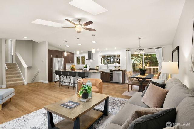 15806 SE 172nd Place, Renton, WA 98058