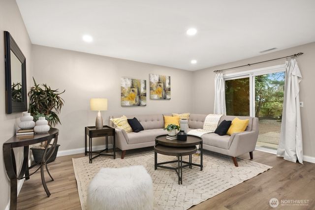 15806 SE 172nd Place, Renton, WA 98058