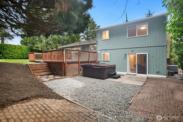 15806 SE 172nd Place, Renton, WA 98058