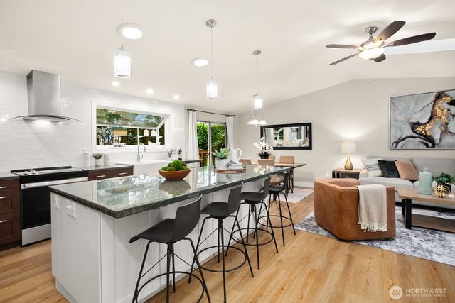 15806 SE 172nd Place, Renton, WA 98058