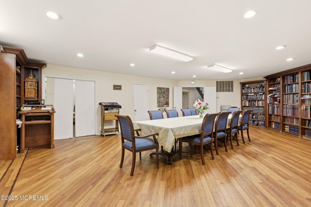 637 6th Street, Lakewood, NJ 08701