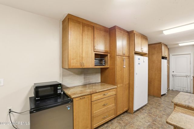 637 6th Street, Lakewood, NJ 08701