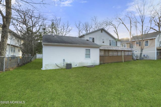 637 6th Street, Lakewood, NJ 08701