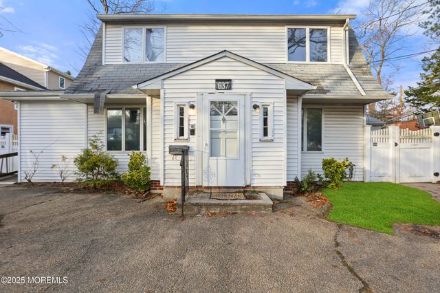 637 6th Street, Lakewood, NJ 08701