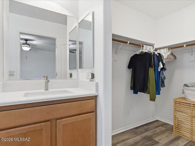 7901 N Chainfruit Cholla Drive, Tucson, AZ 85741