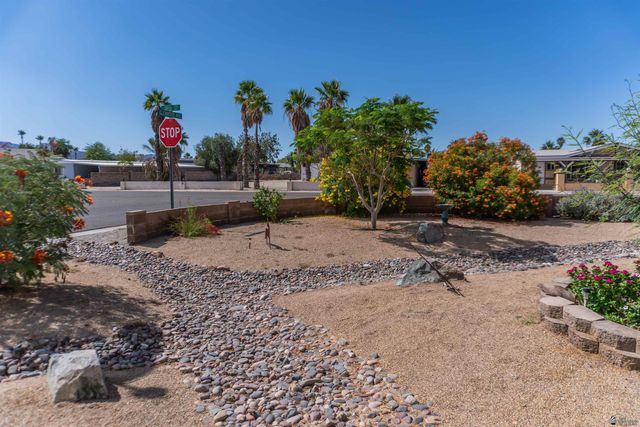 11686 S Glenwood Ave, Yuma, AZ 85367
