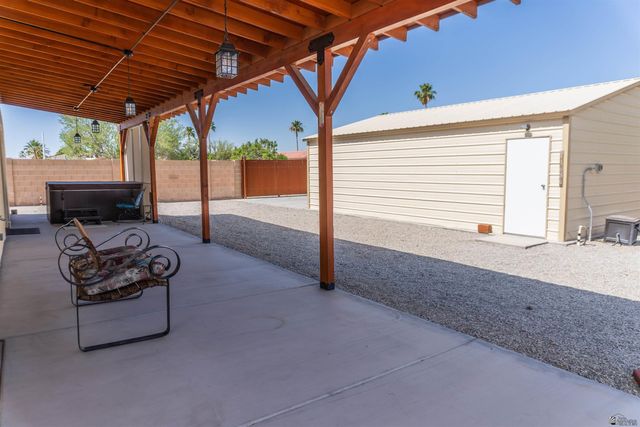 11686 S Glenwood Ave, Yuma, AZ 85367