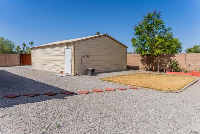 11686 S Glenwood Ave, Yuma, AZ 85367