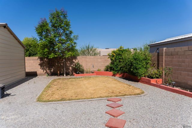 11686 S Glenwood Ave, Yuma, AZ 85367