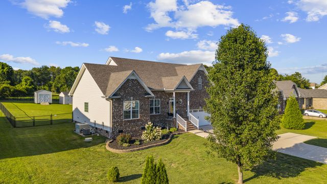 105 Wagners Way, White Bluff, TN 37187