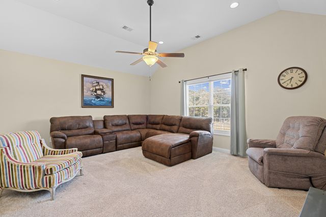 105 Wagners Way, White Bluff, TN 37187