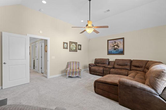 105 Wagners Way, White Bluff, TN 37187