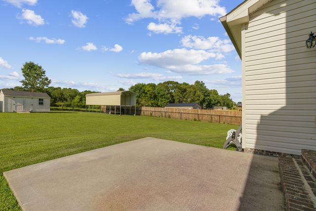 105 Wagners Way, White Bluff, TN 37187