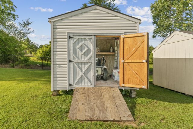 105 Wagners Way, White Bluff, TN 37187
