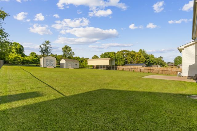 105 Wagners Way, White Bluff, TN 37187