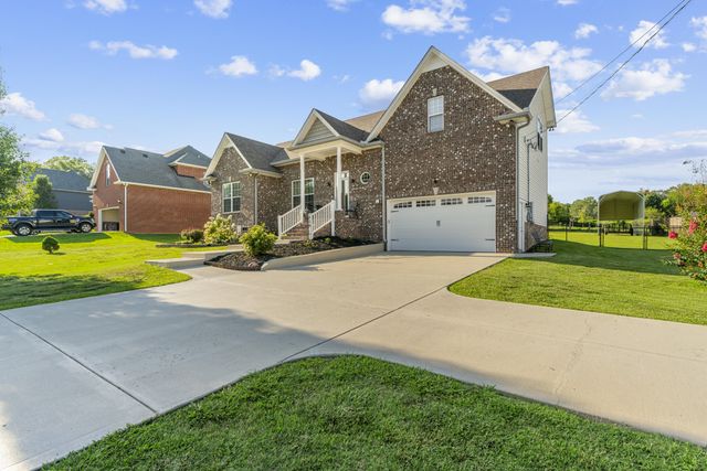 105 Wagners Way, White Bluff, TN 37187