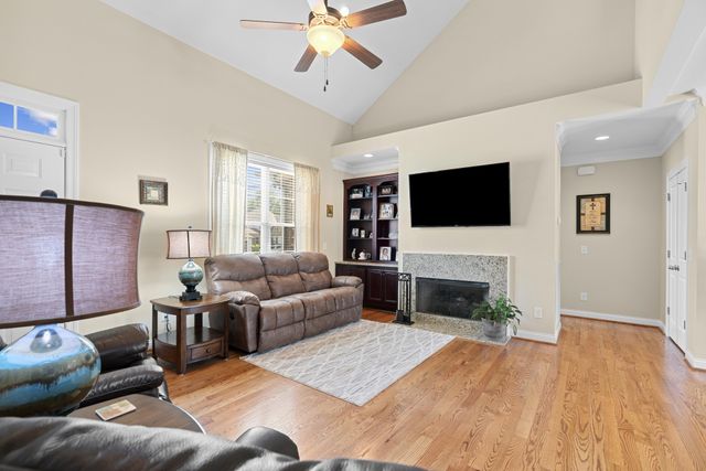 105 Wagners Way, White Bluff, TN 37187