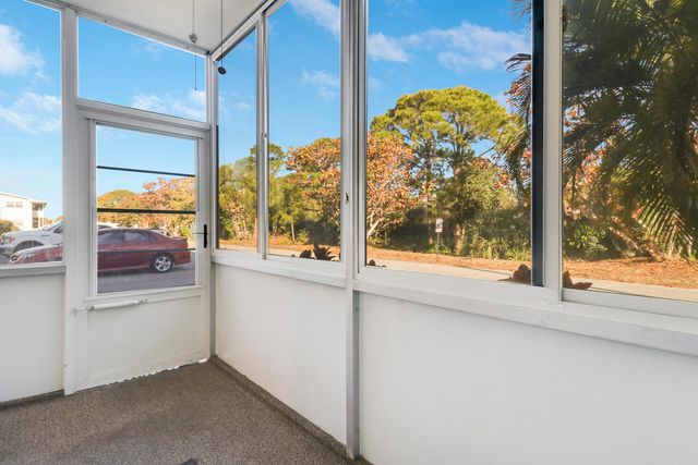 269 Norwich L, West Palm Beach, FL 33417