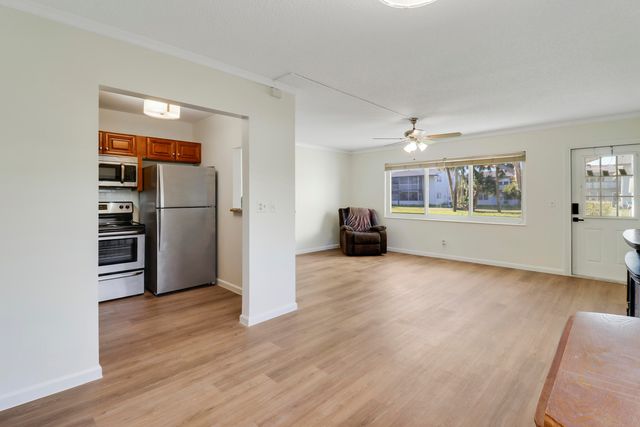 269 Norwich L, West Palm Beach, FL 33417