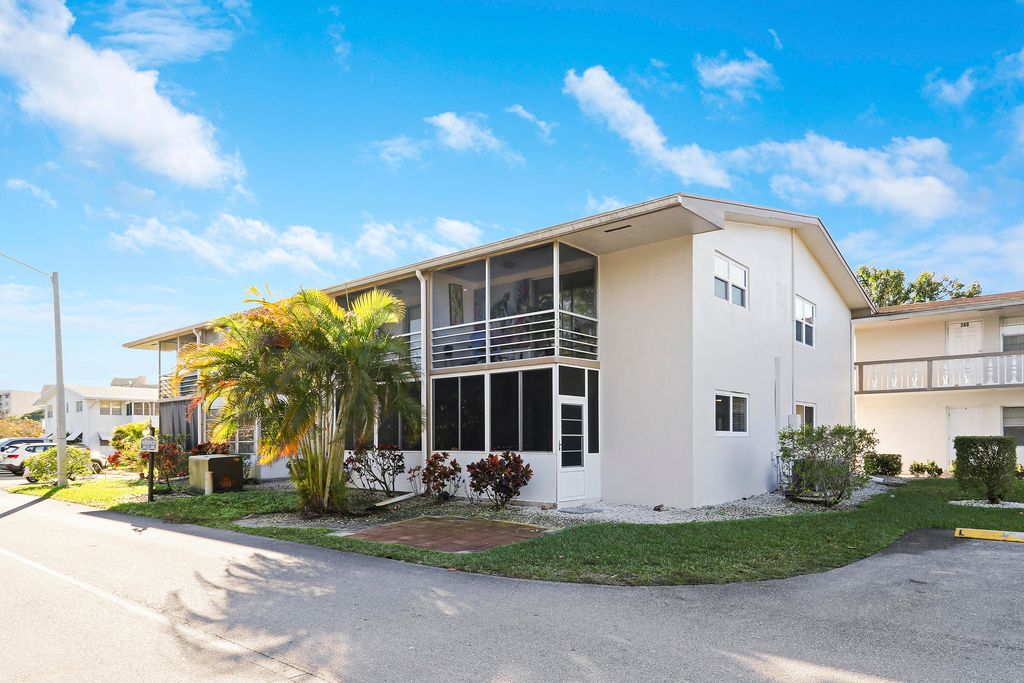 269 Norwich L, West Palm Beach, FL 33417