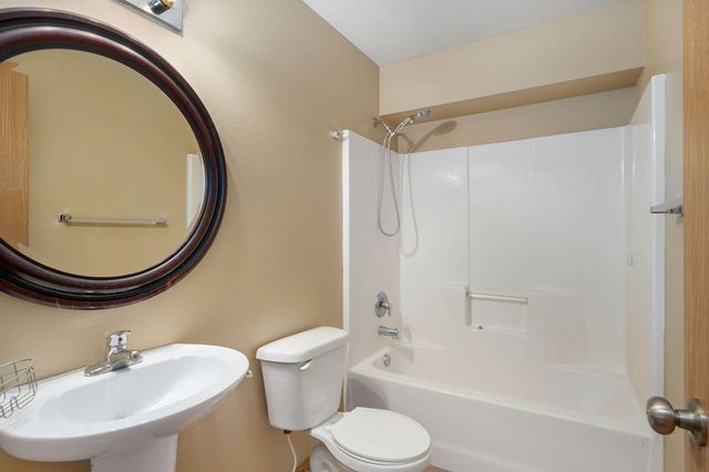 772 S Hackberry Avenue, Nixa, MO 65714