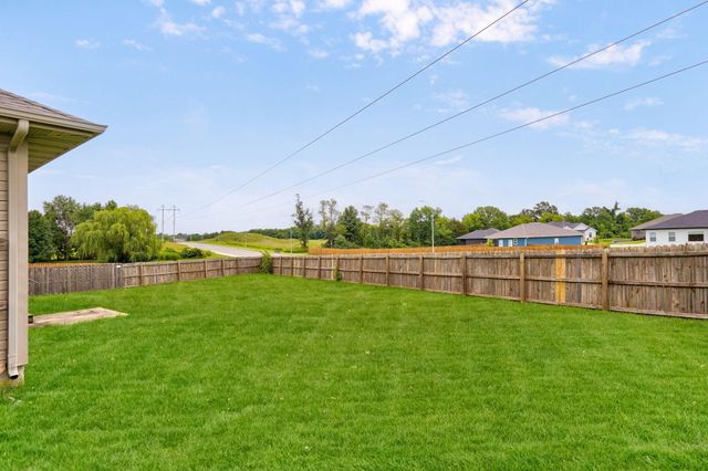 772 S Hackberry Avenue, Nixa, MO 65714