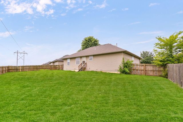 772 S Hackberry Avenue, Nixa, MO 65714