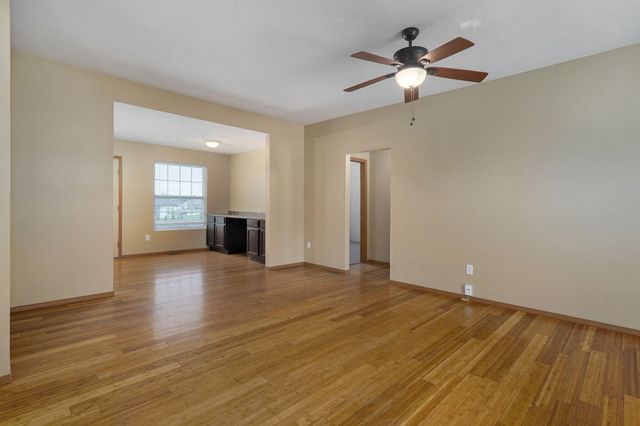 772 S Hackberry Avenue, Nixa, MO 65714