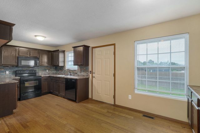 772 S Hackberry Avenue, Nixa, MO 65714