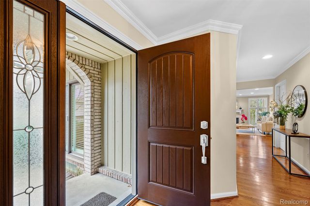1204 S Timberview Trail, Bloomfield Hills, MI 48304
