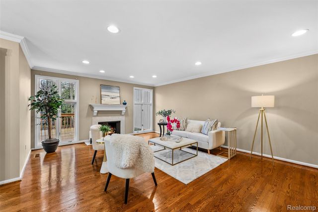 1204 S Timberview Trail, Bloomfield Hills, MI 48304